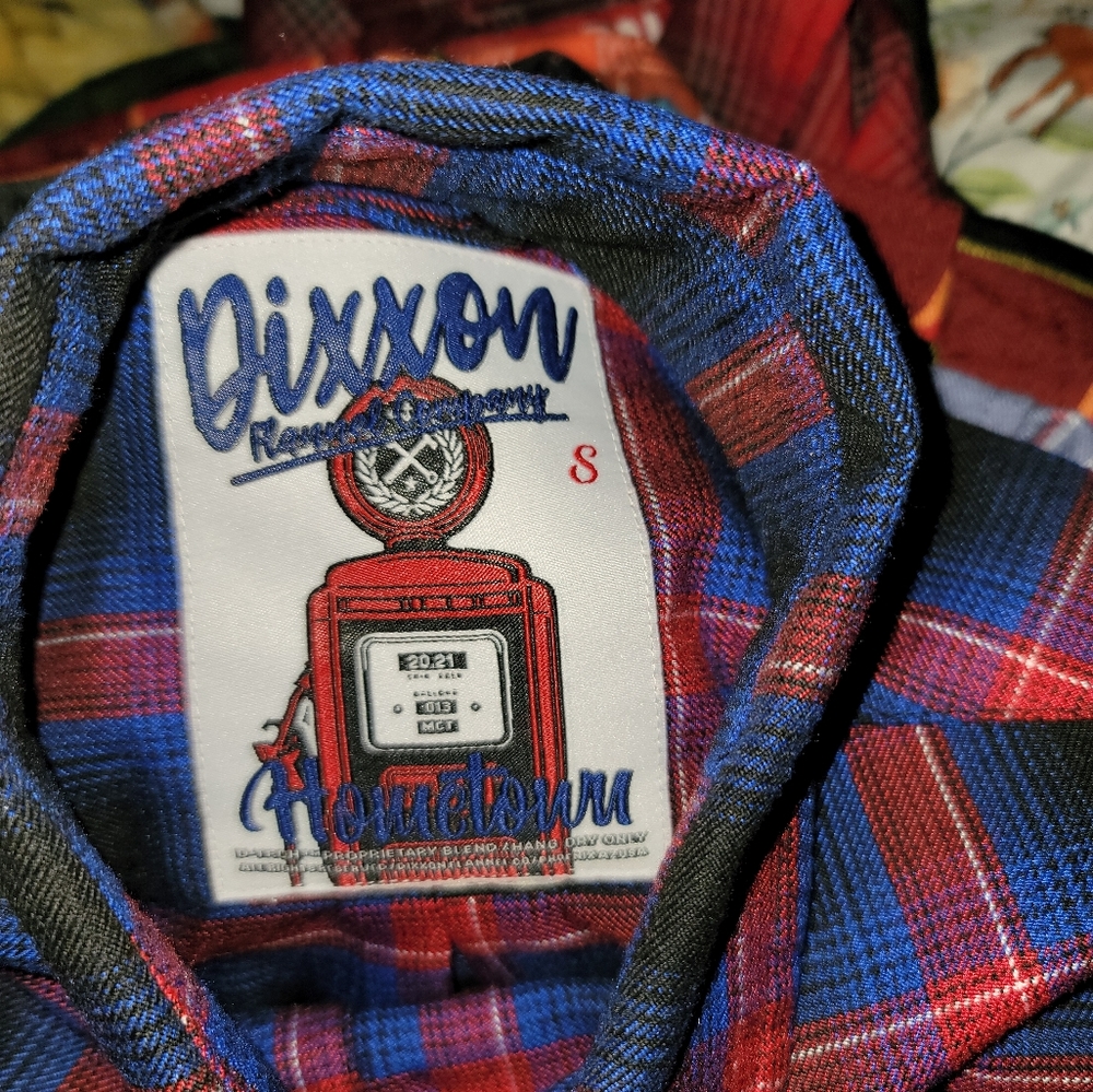 Women Small dixxon hometown